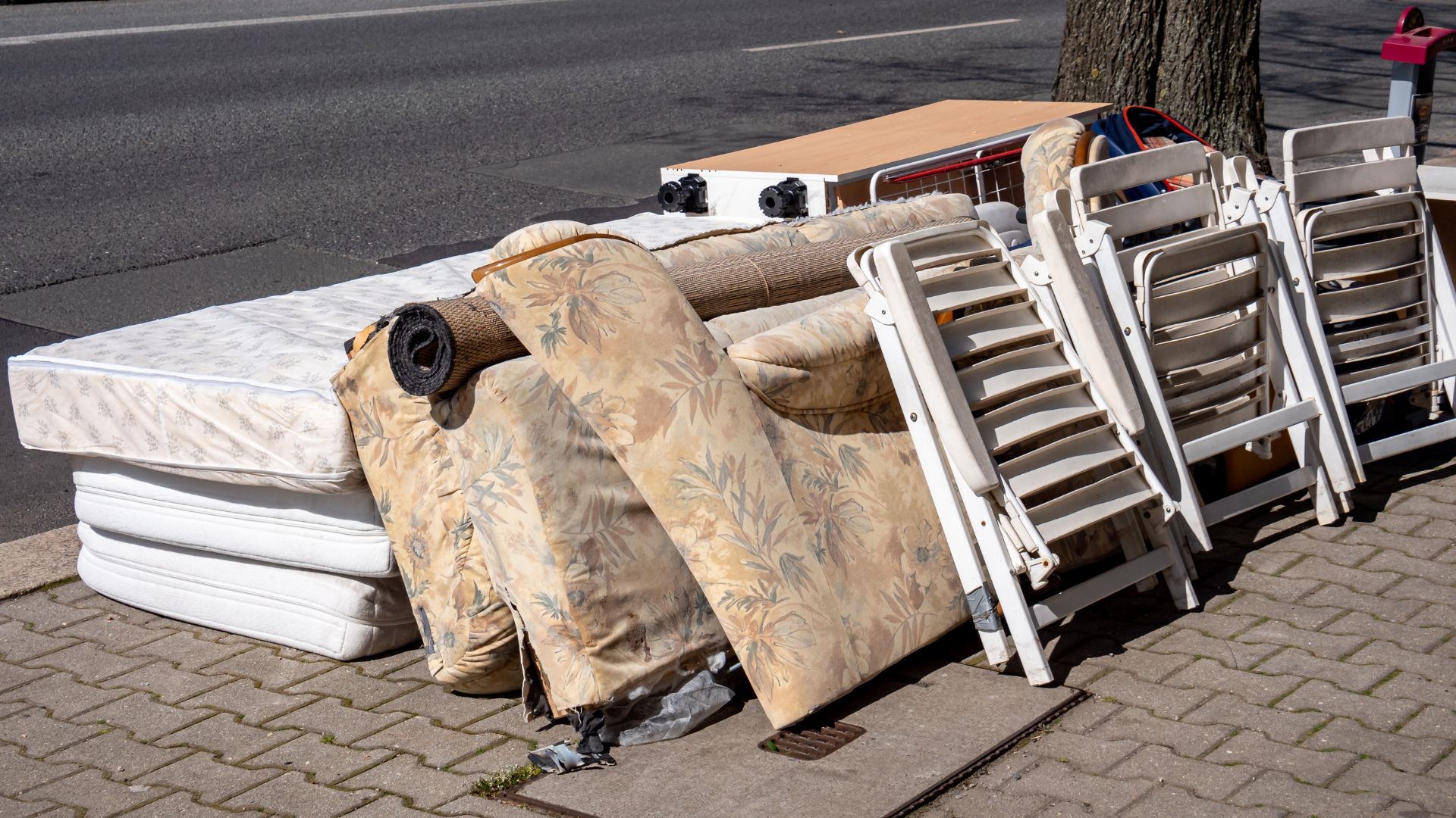 Euregional Entrümpelung – Aachen – Wohnungsauflösung – Betriebsauflösung – Umzüge – Transporte – Entsorgung Euregional Entrümpelung - Aachen - Wohnungsauflösung - Betriebsauflösung - Umzüge - Transporte - Entsorgung